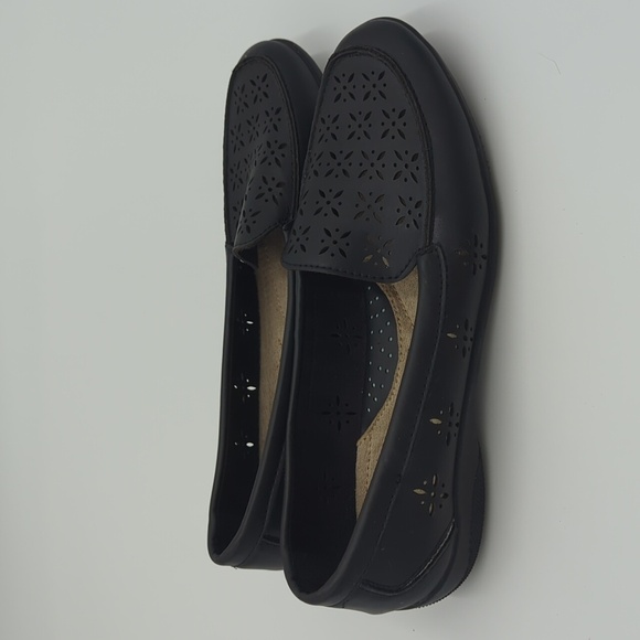 Basic Editions Women's Black Loafers Flat Perforated Slip On Size 8 Comfort - Picture 1 of 10